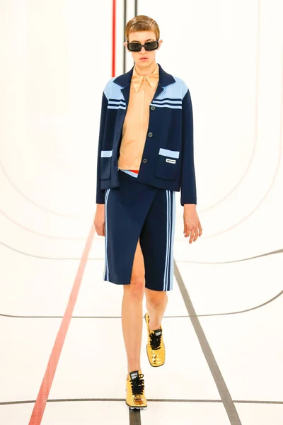 Look 34